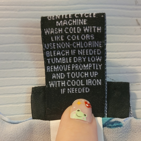 Torrid 1 Floral Print Women's Top - Blue and White - Picture 4 of 9